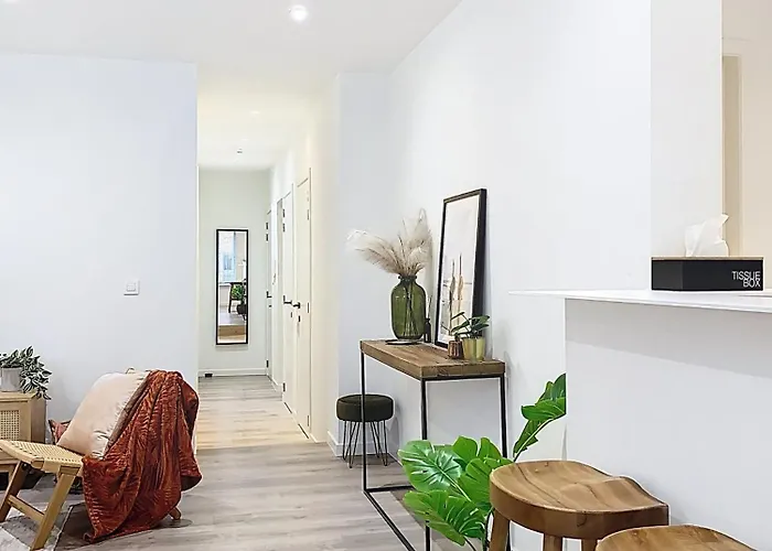 Etage 2 - In Centrum, 300m Zee En Gratis Parking * Oostende